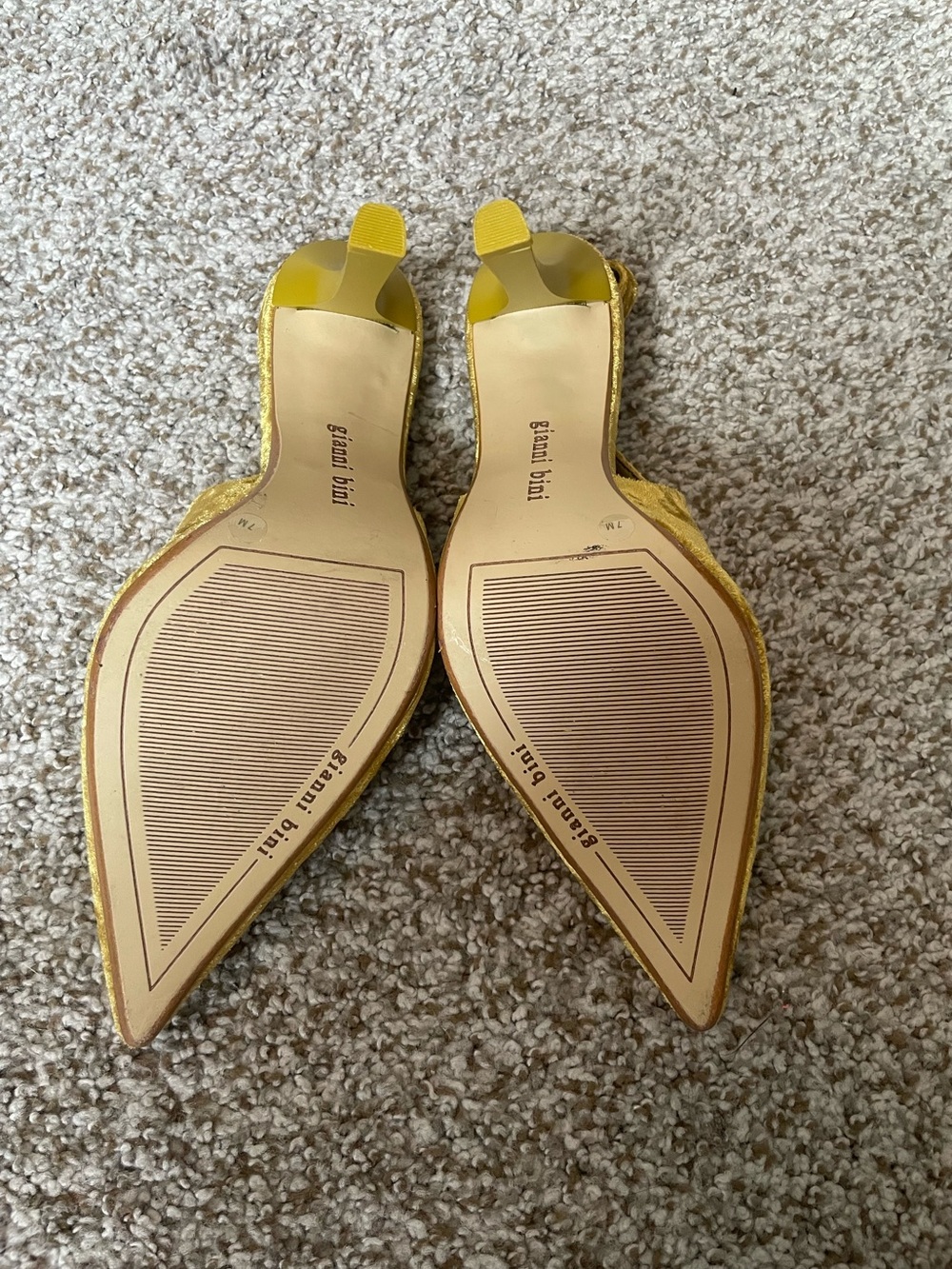 Gianni Bini Jalen Velvet Oversized Ornament Slingback Pumps Sz 7 - Picture 4 of 6